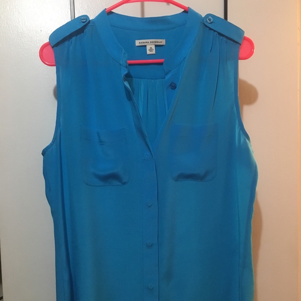 Sleeveless Banana Republic blouse